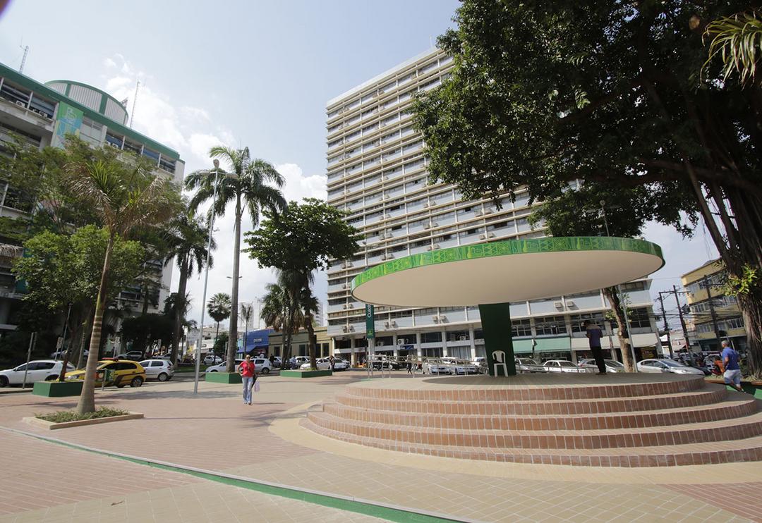 Ainda se contrata pistoleiros em praças e ruas de Cuiabá