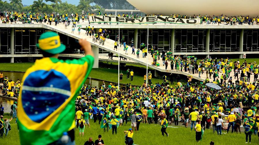 Nós Permitimos o Apocalipse Social Que Assola o Brasil